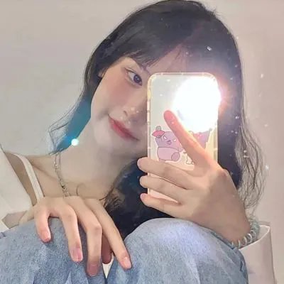 蓝色嘴巴的脸